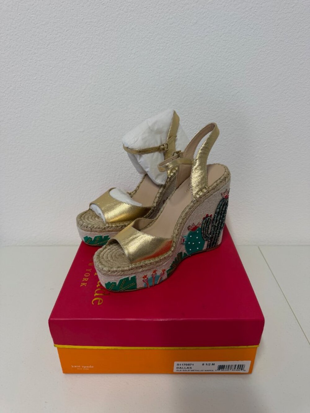 Kate Spade Dallas Old Gold Leather Cactus Embroidered Wedge Sandals 8.5M - Picture 2 of 8